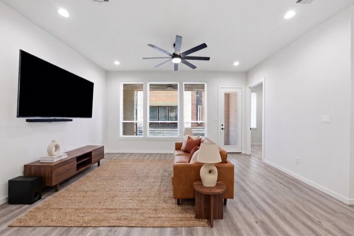 Property Photo:  1603 Patterson Street B  TX 77007 