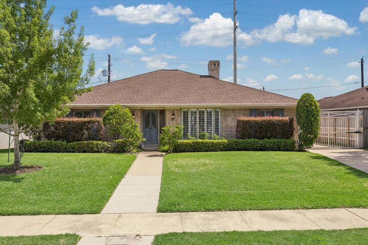 Property Photo:  6423 Cindy Lane  TX 77008 
