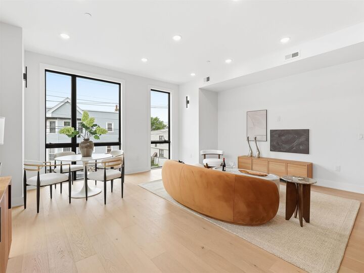 Property Photo:  256 Claremont Ave 2  NJ 07305 