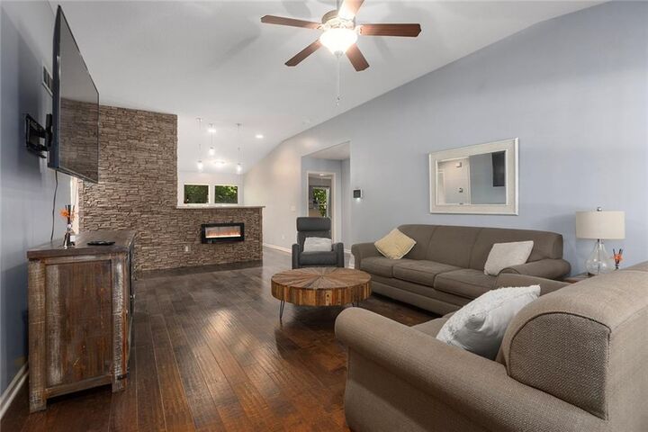 Property Photo:  4304 NE 85th Street  MO 64156 