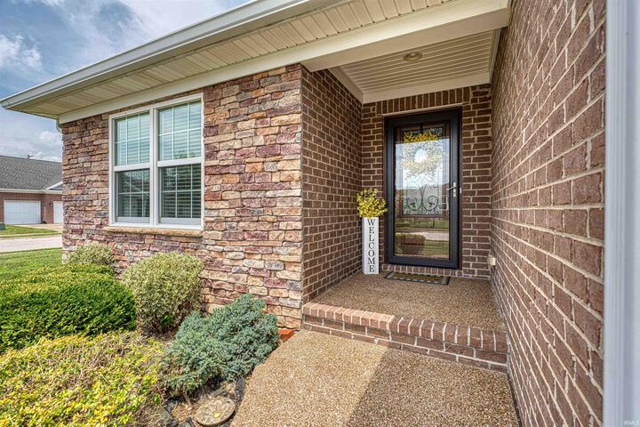 Property Photo:  9940 Arbor Lake Drive  IN 47630 