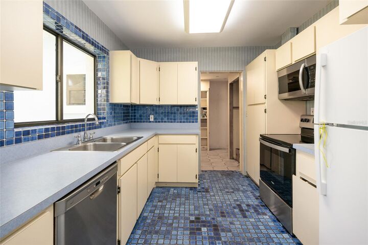 Property Photo:  1460 N Peninsula Drive  FL 32118 