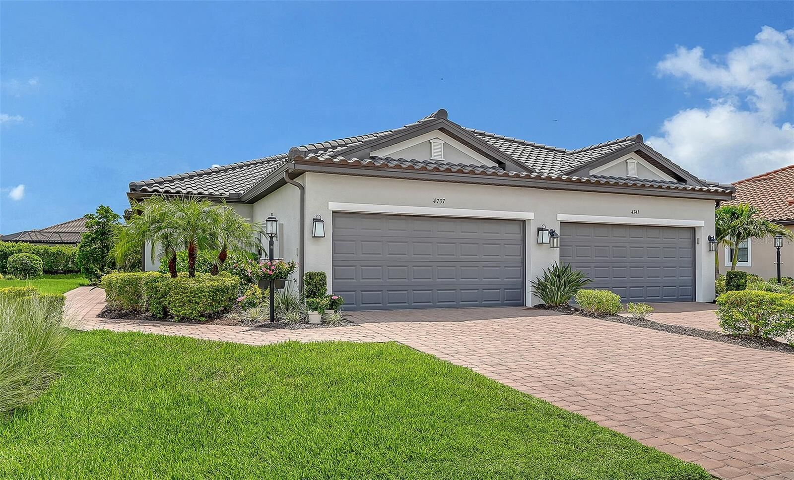 Property Photo: 4737 Tortona Court FL 34211