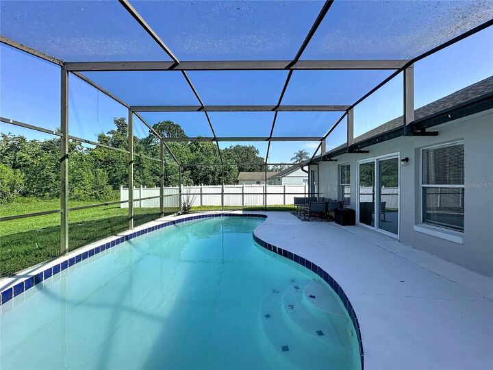 Property Photo: 240 Sunrise Rd FL 33837