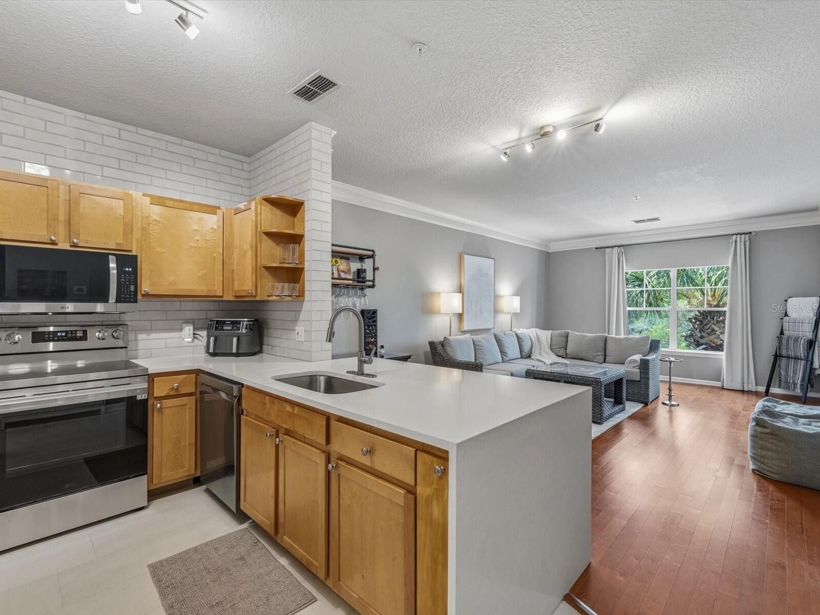 Property Photo:  4207 S Dale Mabry Highway 8308  FL 33611 