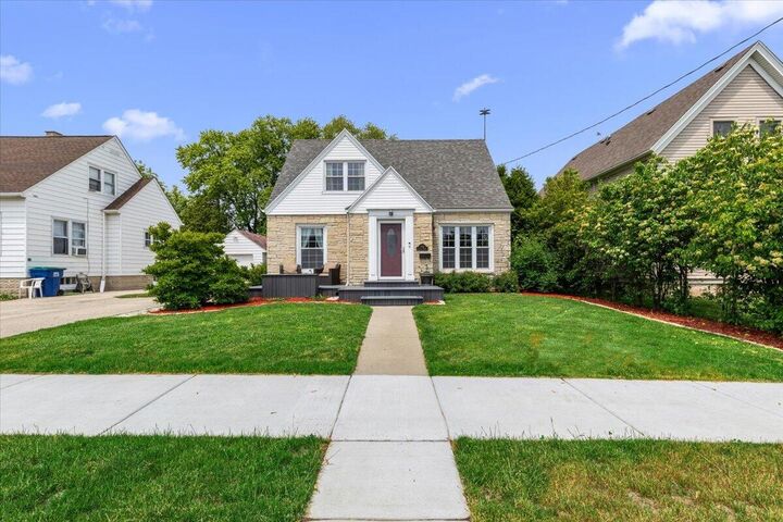 Property Photo: 132 E Douglas St WI 53074