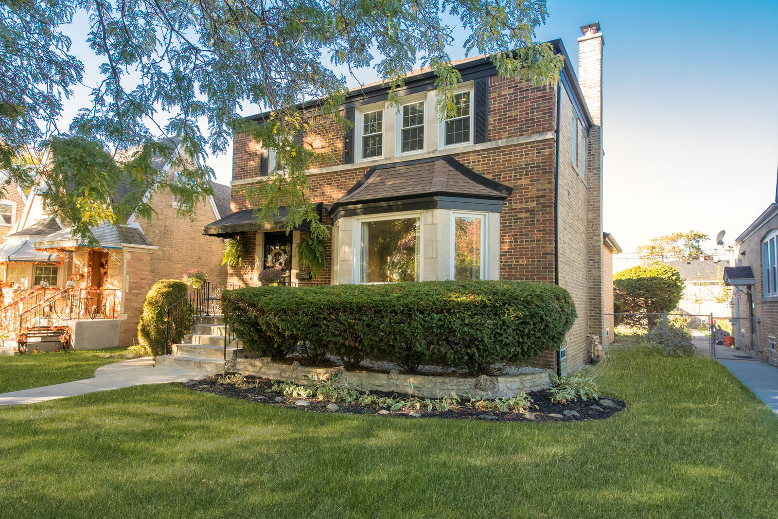 Property Photo: 3312 N New England Avenue IL 60634