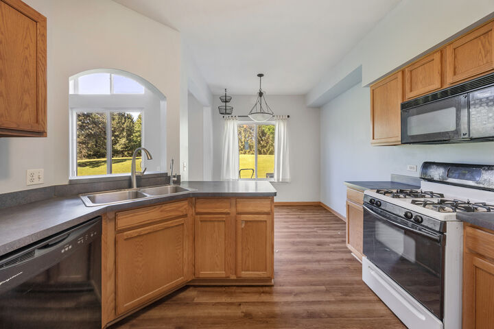 Property Photo: 792 Mesa Drive 792 IL 60123