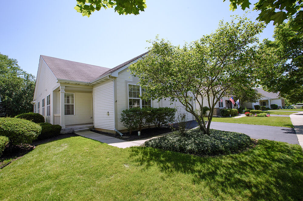 Property Photo: 2241 Carillon Drive IL 60030