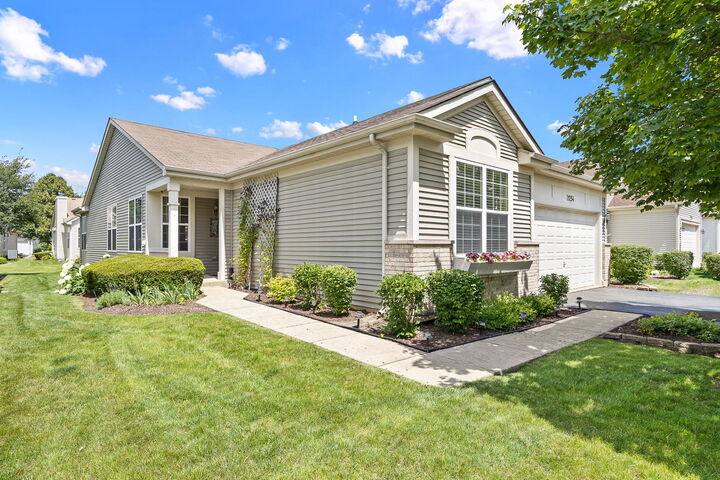 Property Photo:  21254 Montclare Lake Drive  IL 60403 