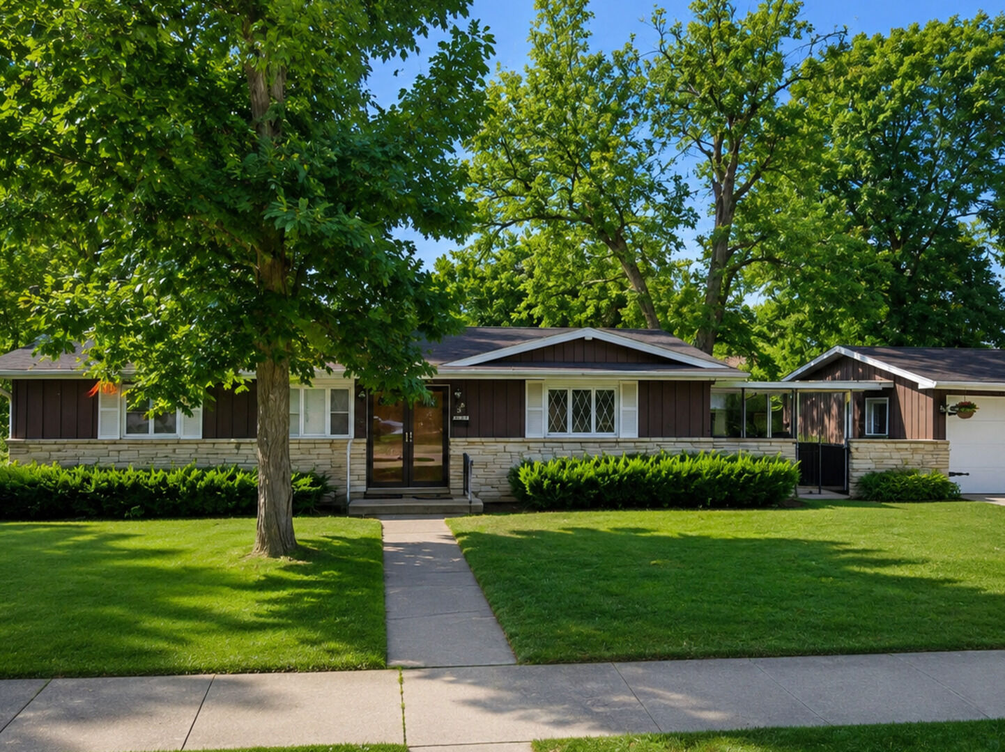 Property Photo: 2805 Wall Avenue IL 60087