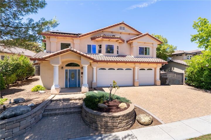 Property Photo:  213 Grand Canyon  CA 93446 