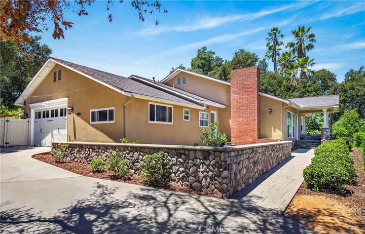 Property Photo:  21 W Hilton Avenue  CA 92373 