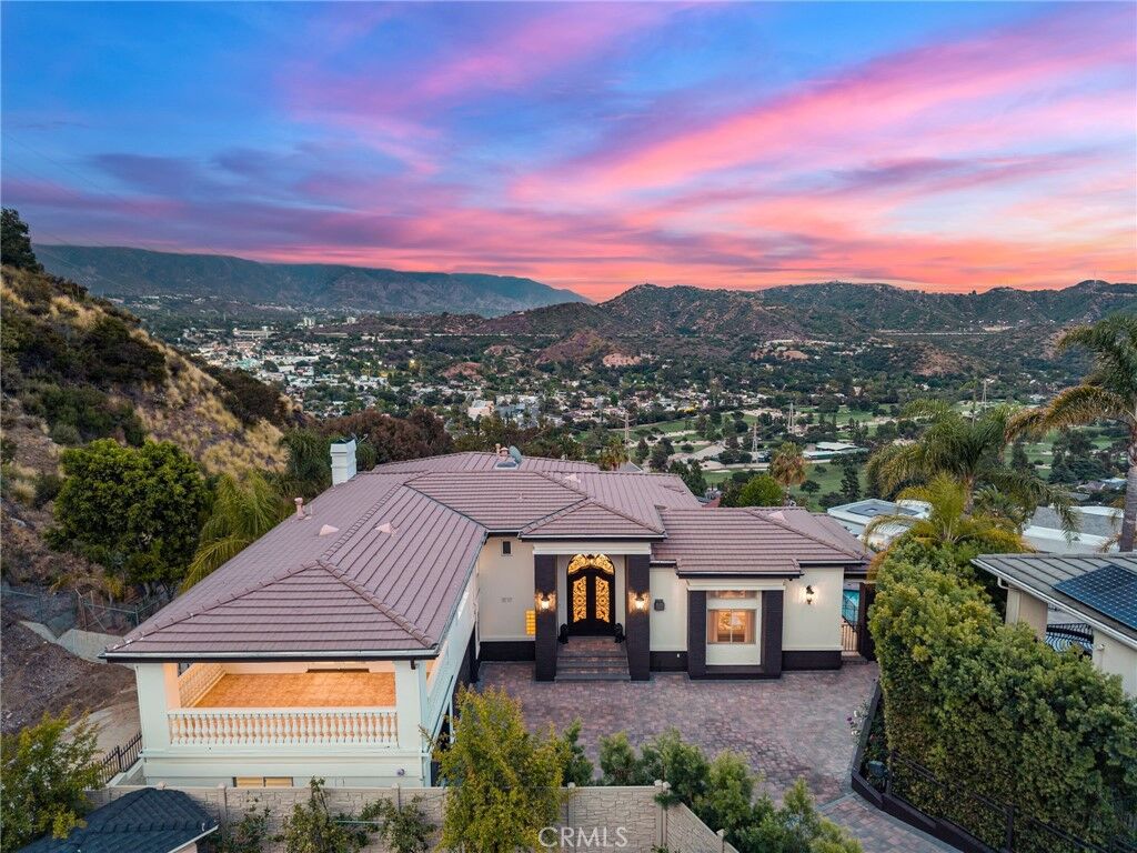 Property Photo: 3426 Ayars Canyon Way CA 91208