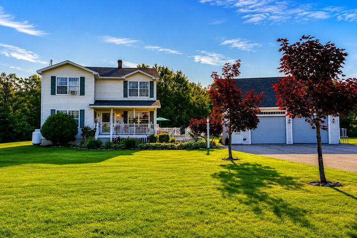 Property Photo: 2025 Glenwood Avenue ME 04401