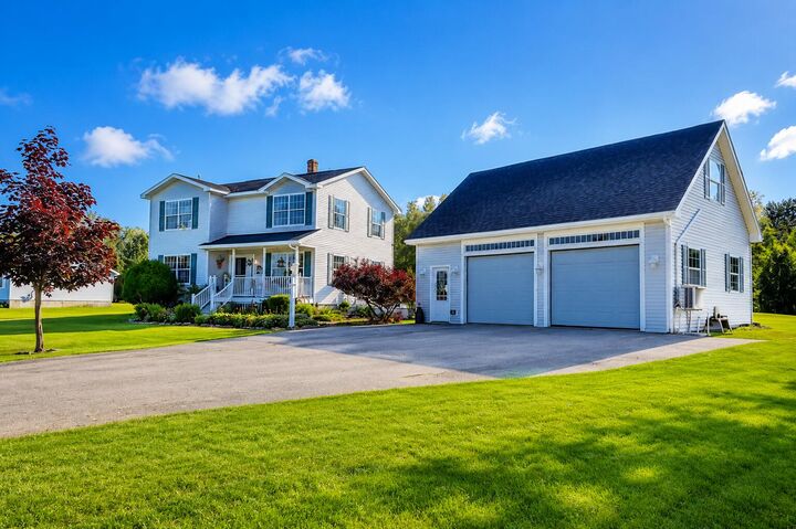 Property Photo:  2025 Glenwood Avenue  ME 04401 