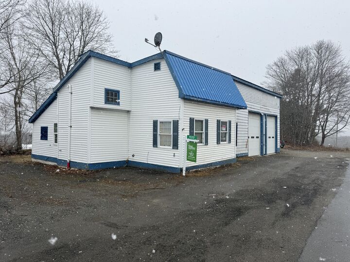 Property Photo:  2 Atlantic Highway  ME 04861 