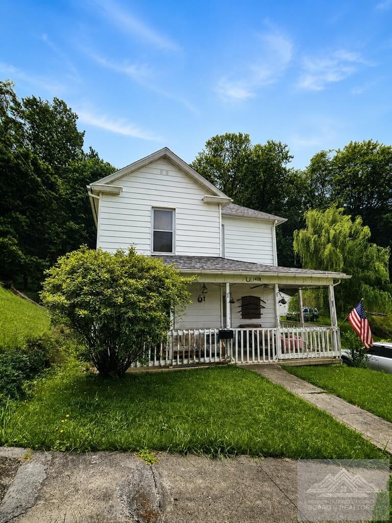 Property Photo:  1408 Franklin Street  WV 24701 