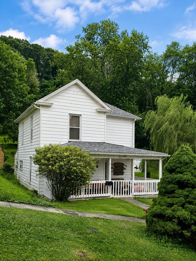 Property Photo:  1408 Franklin Street  WV 24701 