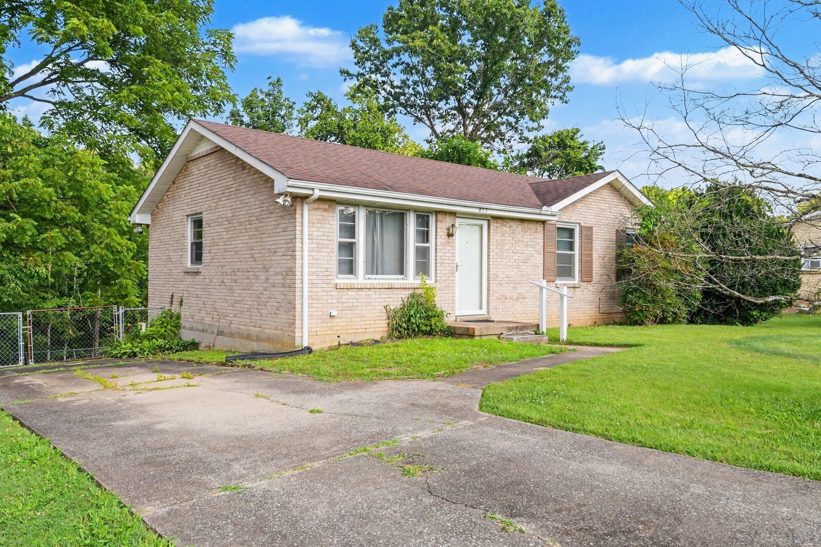 Property Photo:  453 Gary Hills Dr  TN 37043 