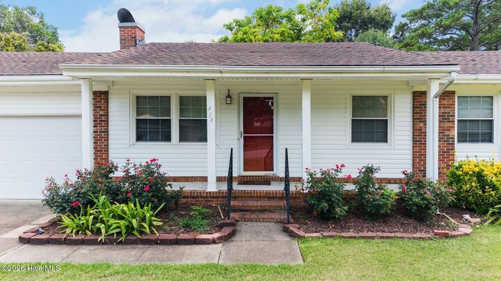 Property Photo:  414 Thomas Drive  NC 28546 