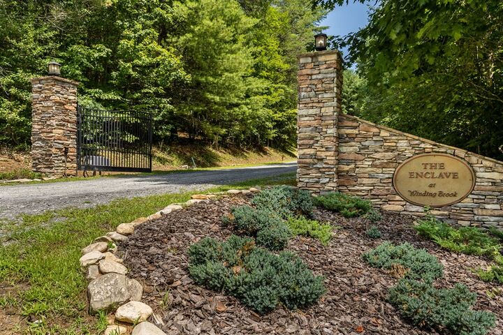 Property Photo: 43 Winding Brook Trail GA 30560