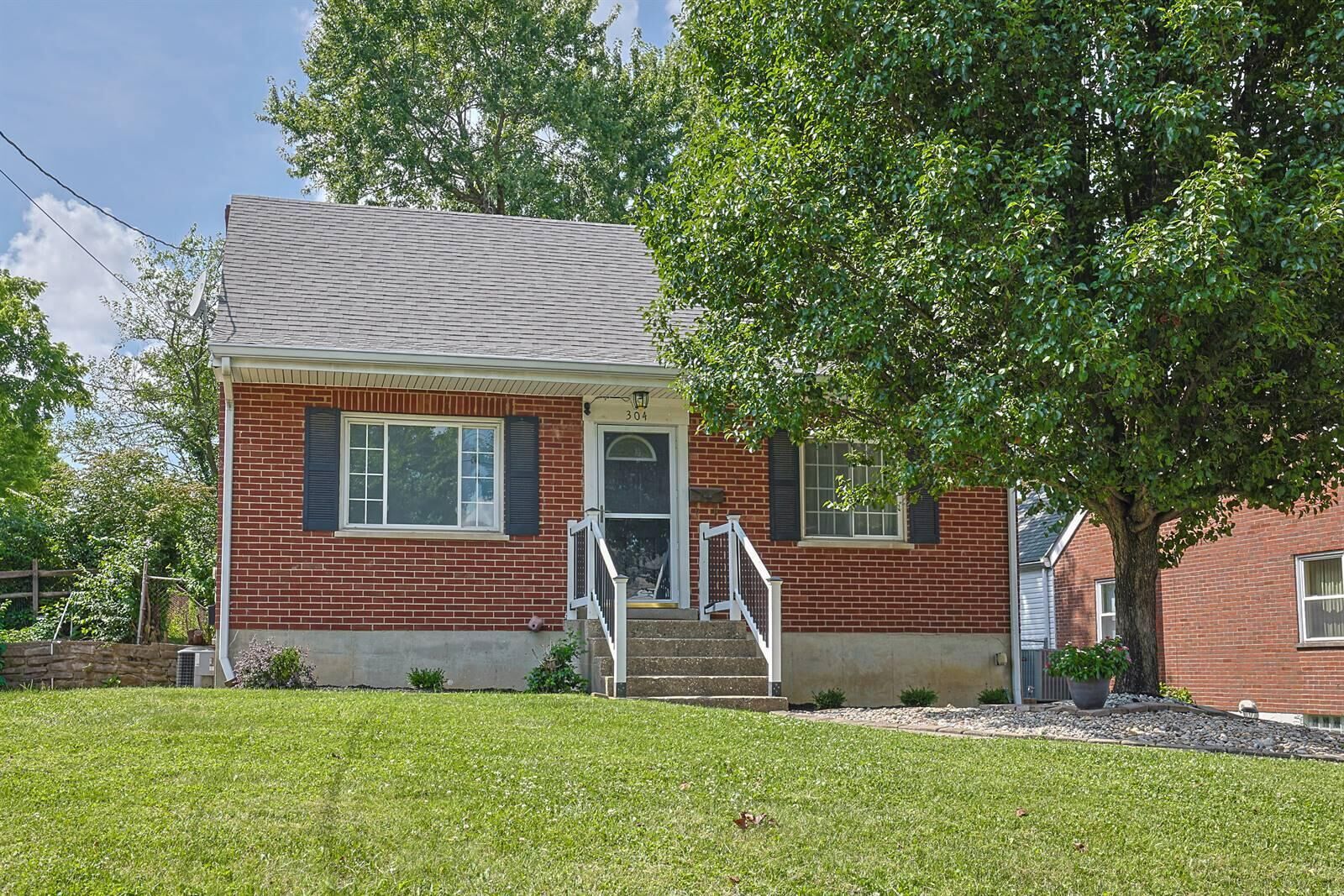 Property Photo: 304 Swan Circle KY 41018