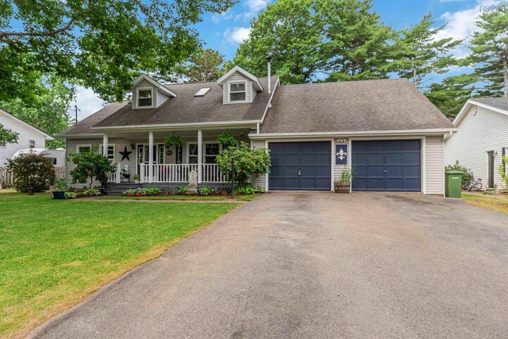 Property Photo: 1553 Meghan Dr NS B4R 1A1