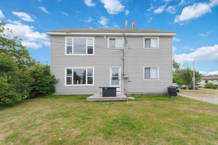 8960 Highway 101 — photo 1