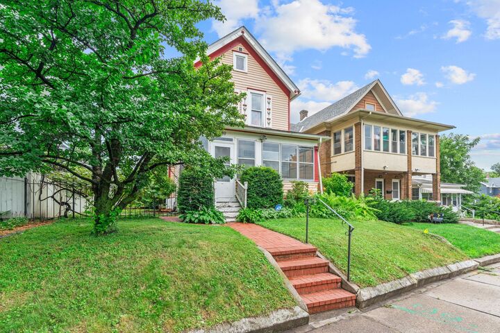 Property Photo: 689 Oakdale Avenue MN 55107