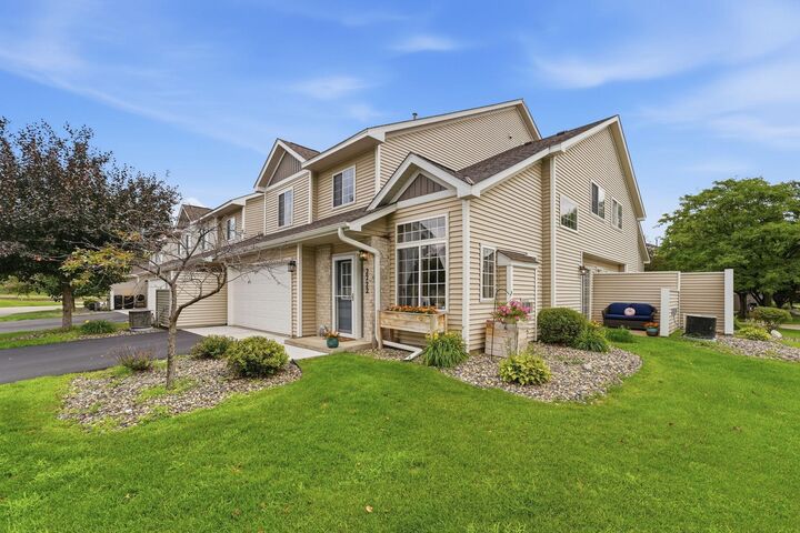 Property Photo:  2222 Boulder Pointe  MN 55379 