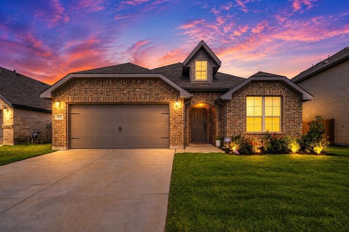 Property Photo:  5925 Lovills Creek Street  TX 76179 