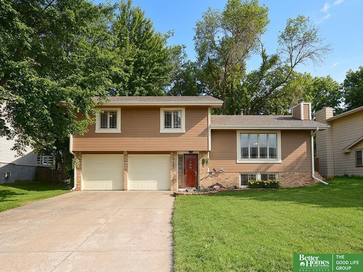 Property Photo: 5706 S 151st Street NE 68137