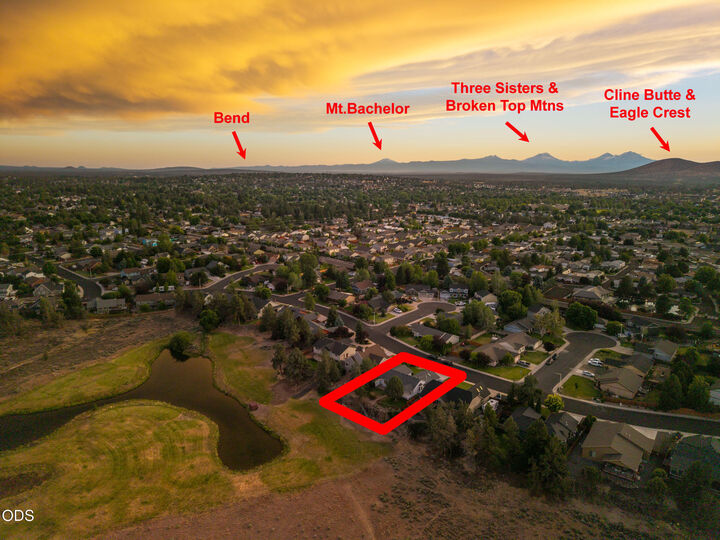 Property Photo:  1128 SW Rimrock Way  OR 97756 
