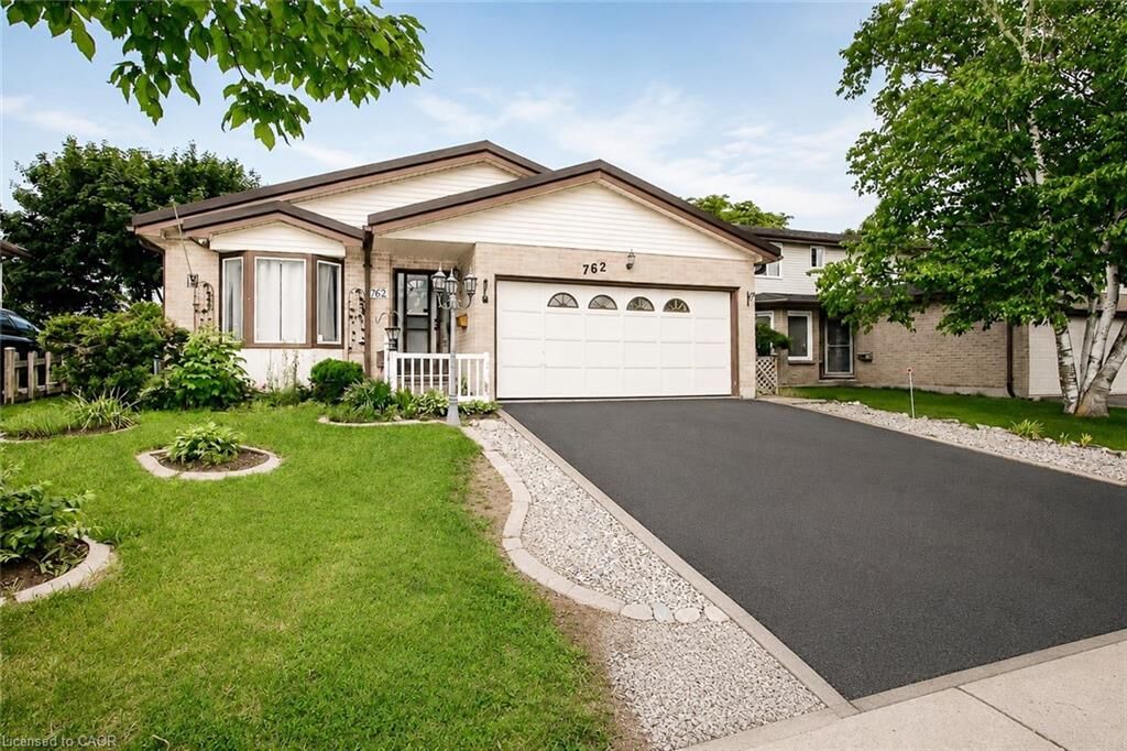 Property Photo: 762 Railton Avenue ON N5V 4E4