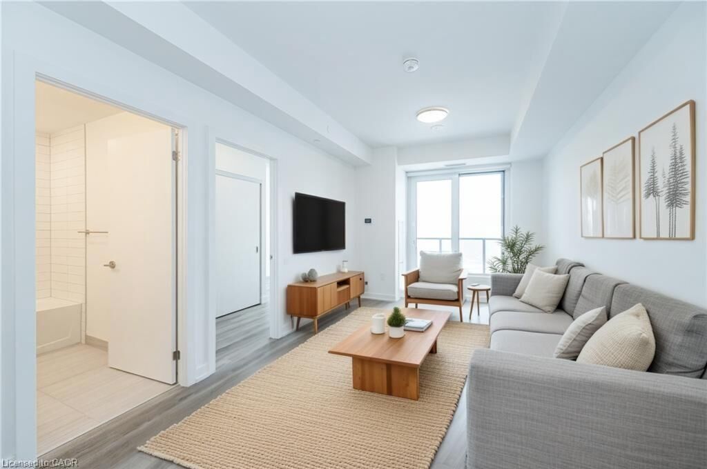 Property Photo: 15 Wellington Street S 907 ON N2G 0E4