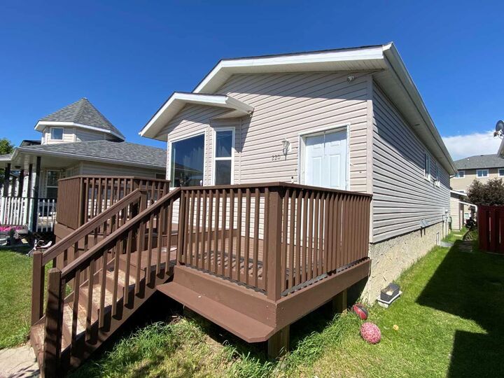 Property Photo:  220 16 Street E  AB T1R 1K3 