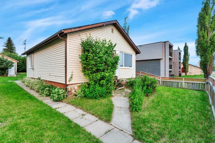 Property Photo: 4715 48 Street AB T4T 1C3