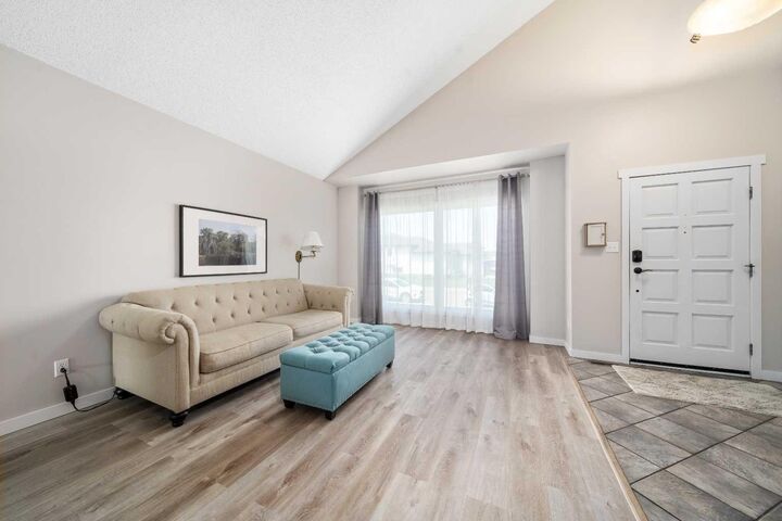 Property Photo: 11 Taylor Crescent SE AB T1B 3X5