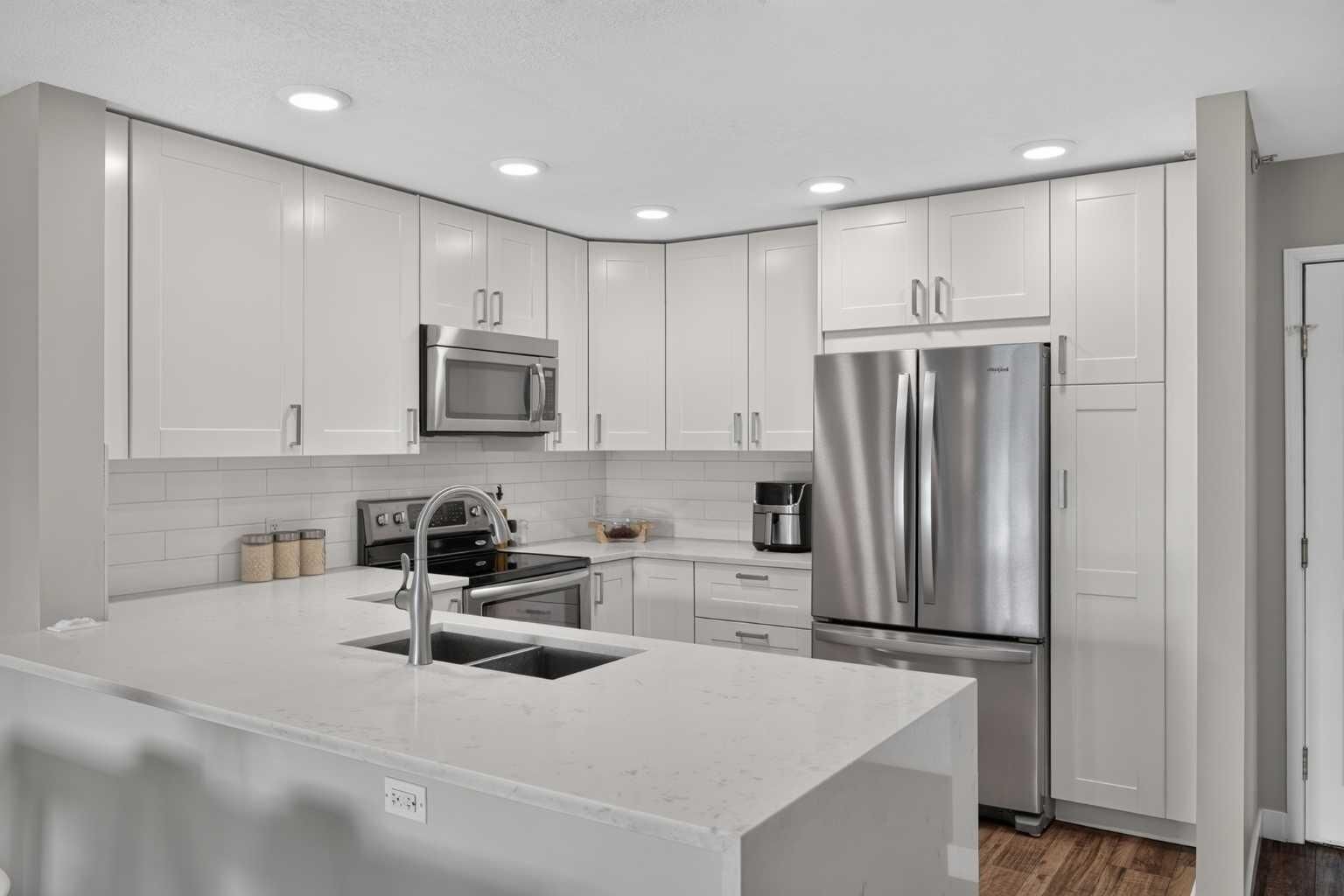 Property Photo: 1415 17 Street 308 AB T2G 3V3