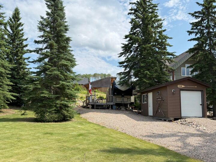 Property Photo: 724 Spruce Street SK S0M 1A0