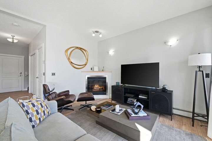Property Photo:  211 Aspen Stone Boulevard SW 2205  AB T3H 0K1 