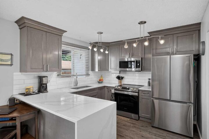 Property Photo:  6609 Rundlehorn Drive NE  AB T1Y 3T6 