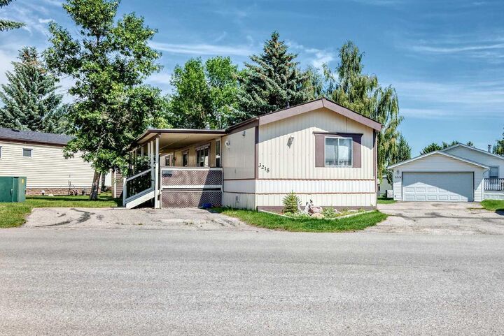 3218 Burroughs Manor NE — photo 1