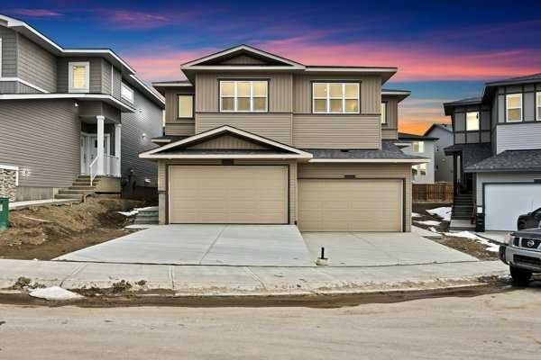 Property Photo:  82 Heritage Circle  AB T4C 3G9 