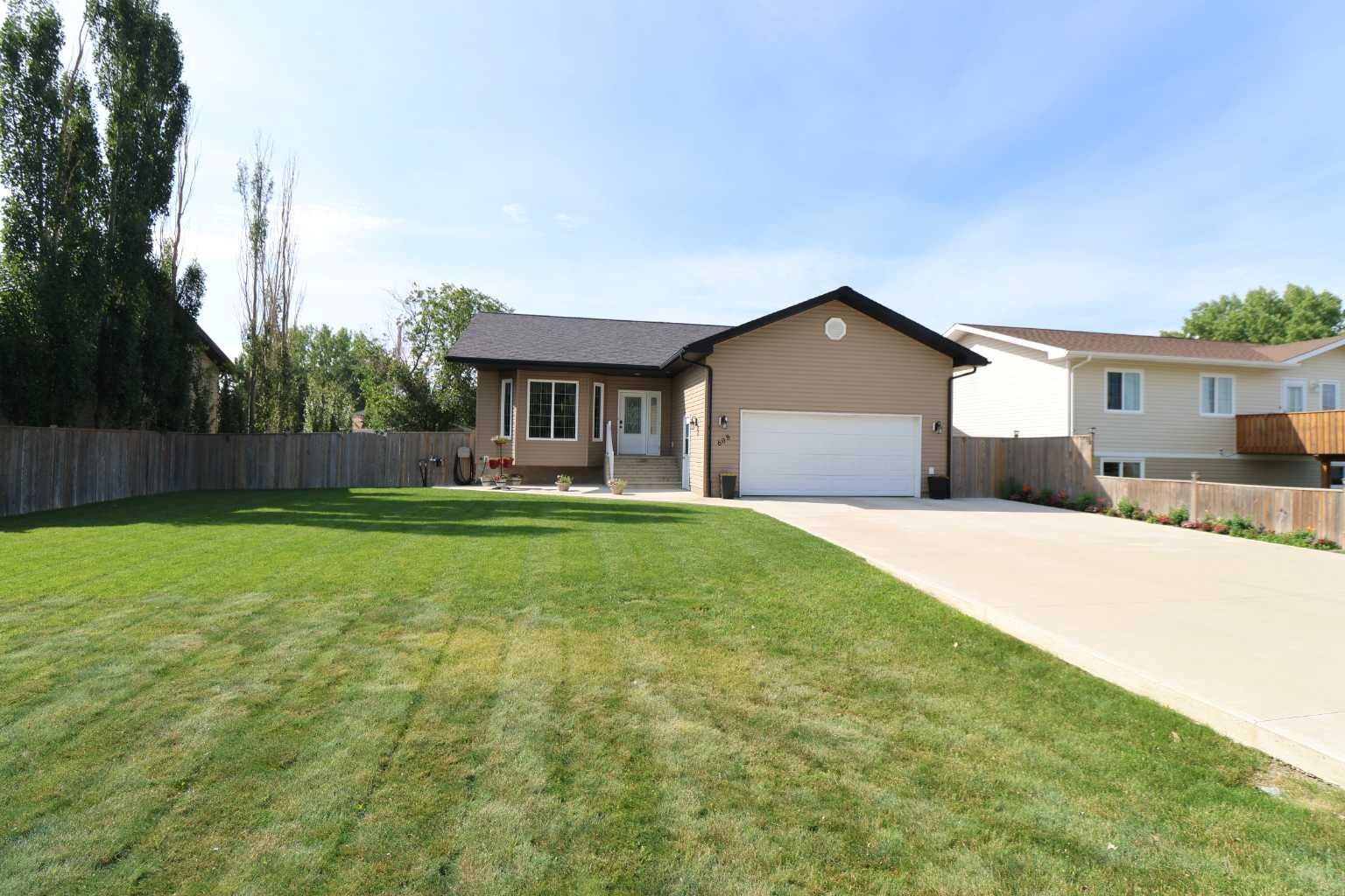 Property Photo: 608 3 St N AB T0K 0Z0