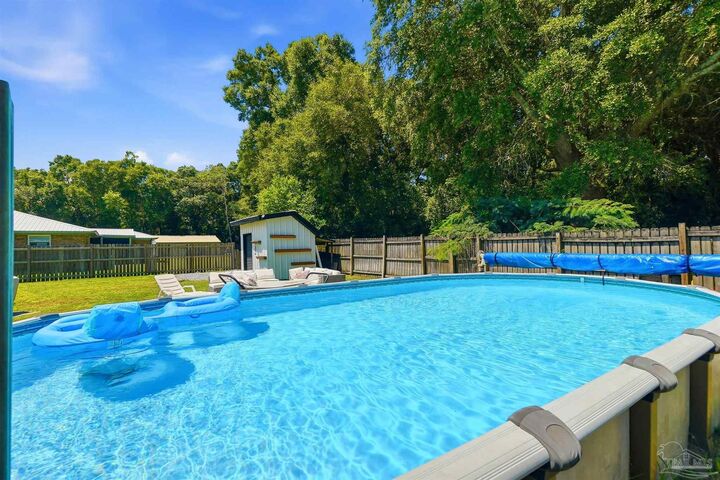 Property Photo: 4503 Rice Rd FL 32583
