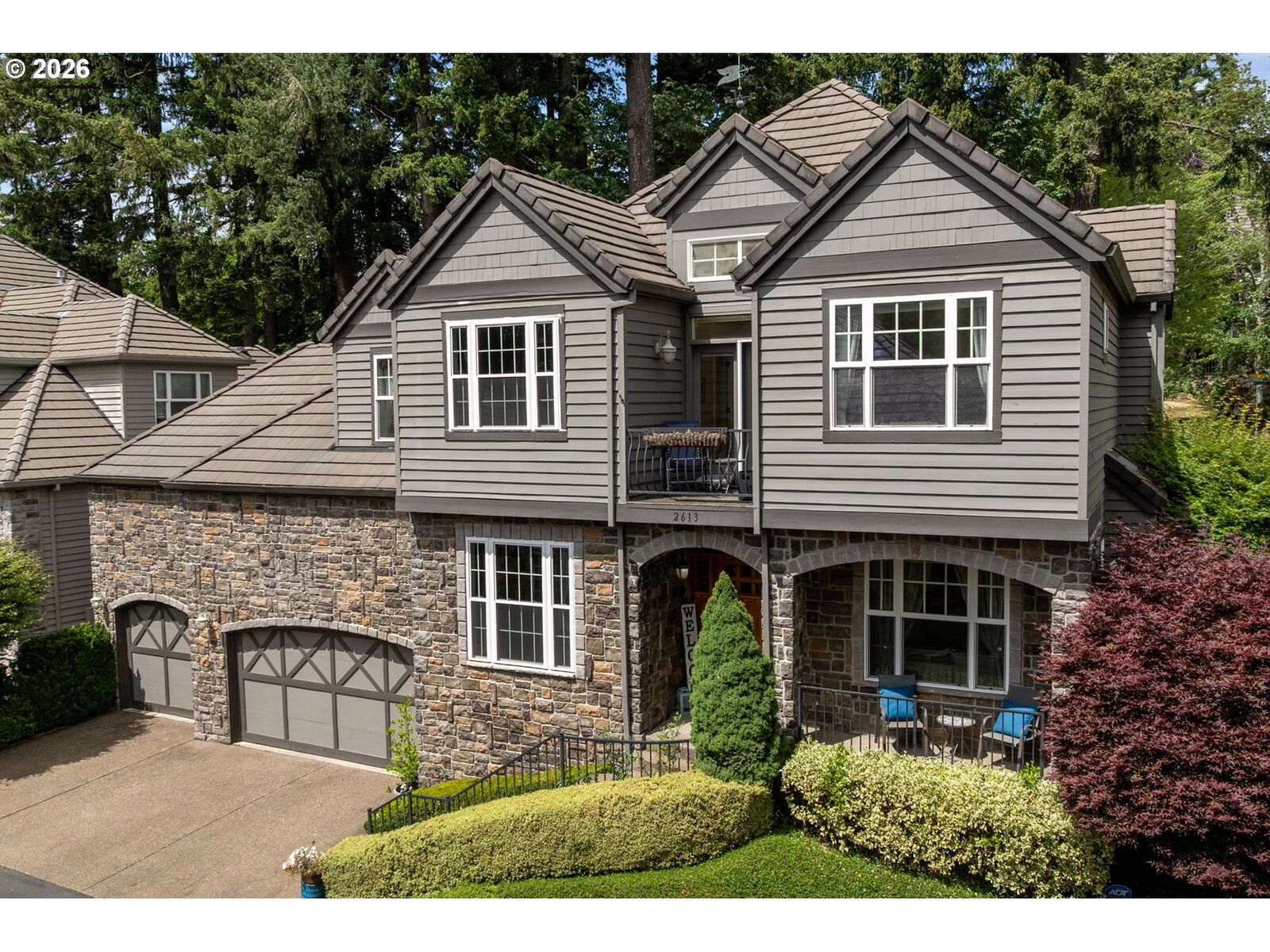 Property Photo: 2613 Beacon Hill Dr OR 97068