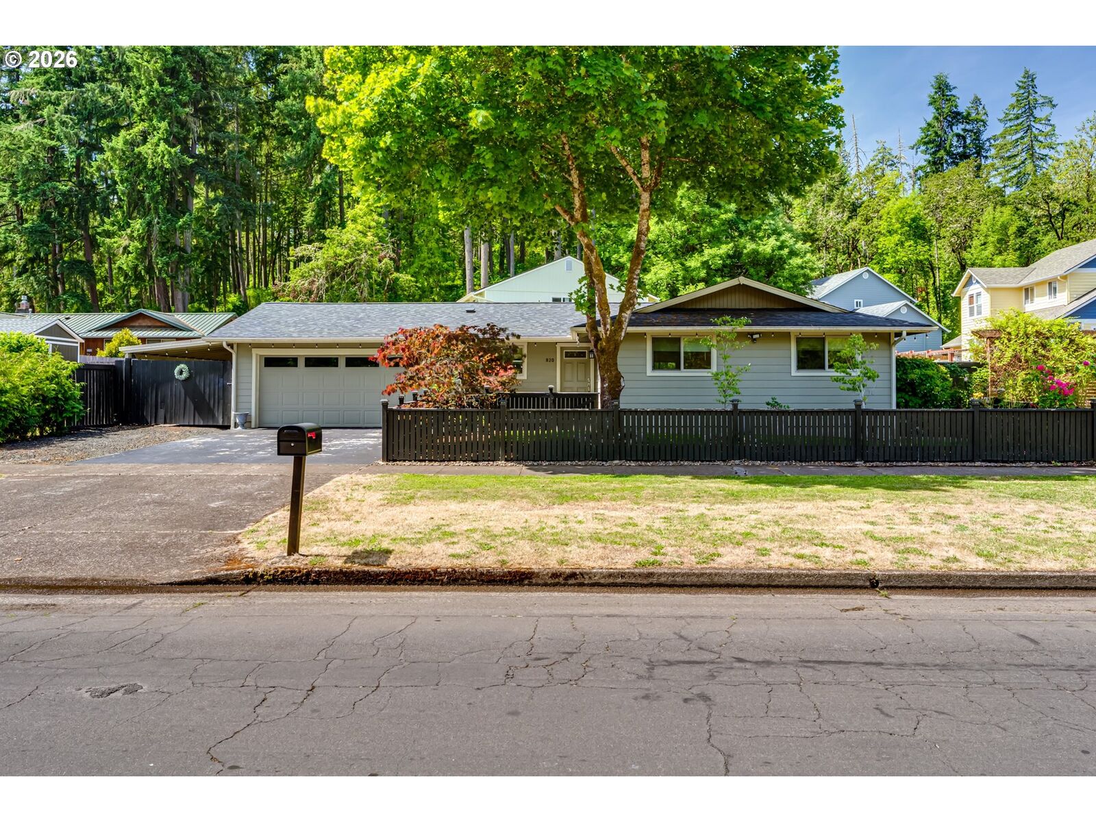 Property Photo:  820 Martin St  OR 97405 