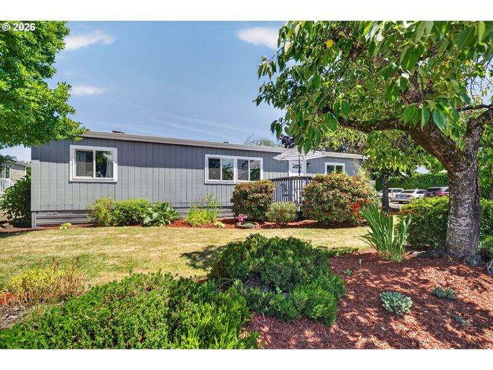Property Photo:  5101 NE 121st Ave 16  WA 98682 